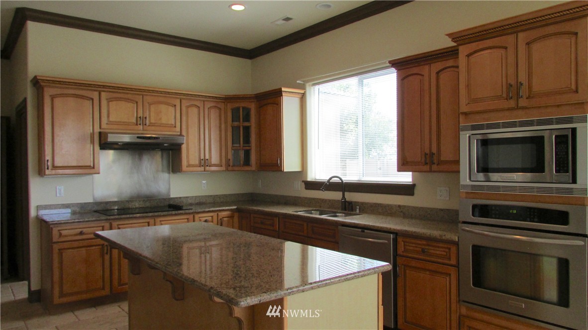 3008 Valley Road Northeast Moses Lake, WA 98837 - Photo 4 of 25 Gallery Image 4