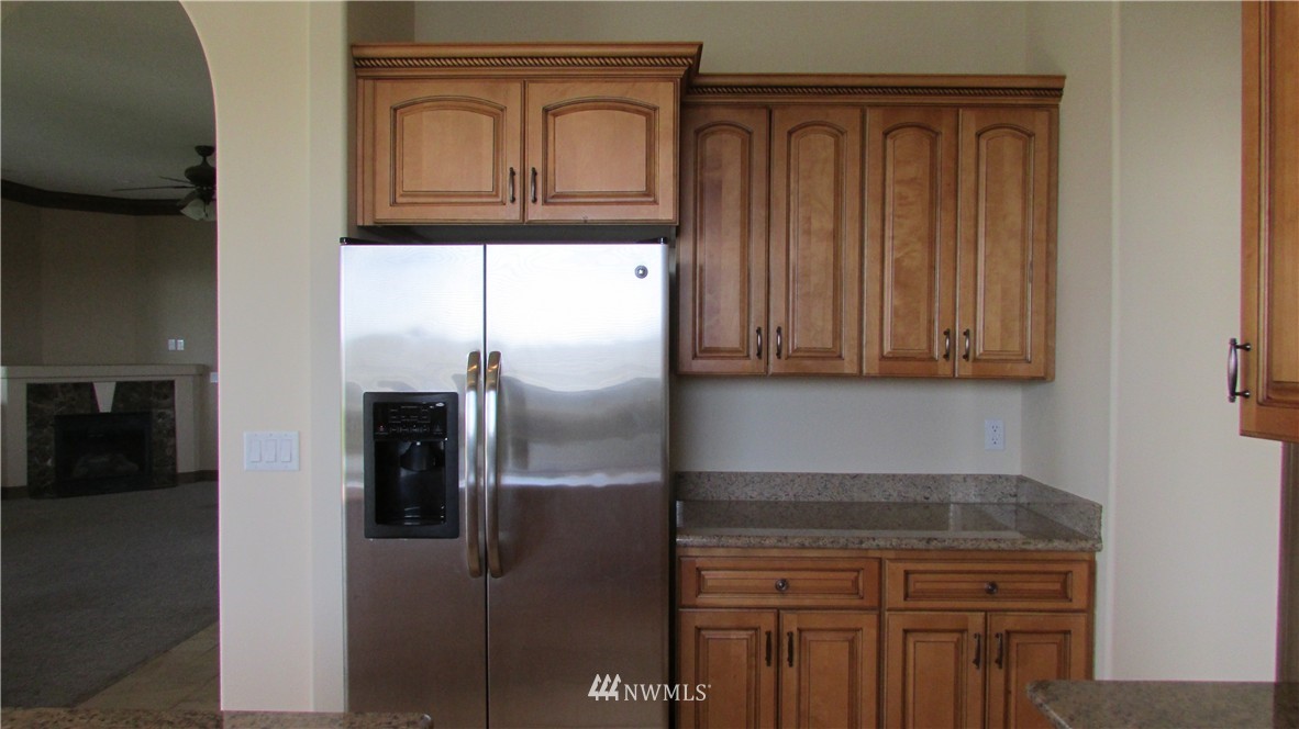 3008 Valley Road Northeast Moses Lake, WA 98837 - Photo 5 of 25 Gallery Image 5