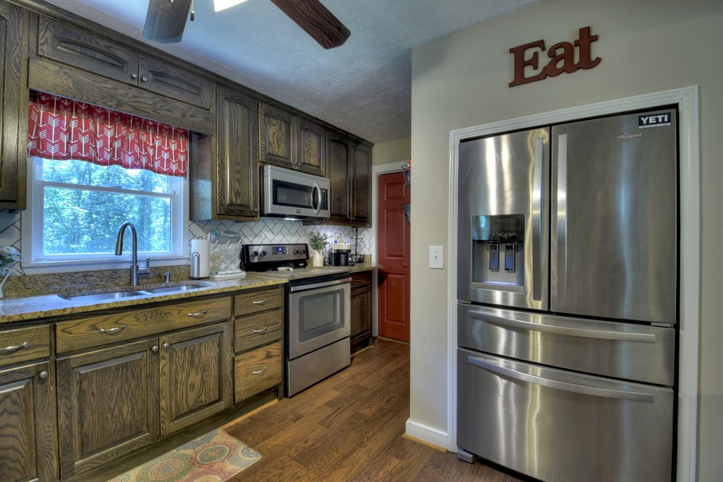 611 Davis Road Blue Ridge, GA 30513 - Photo 8 of 35