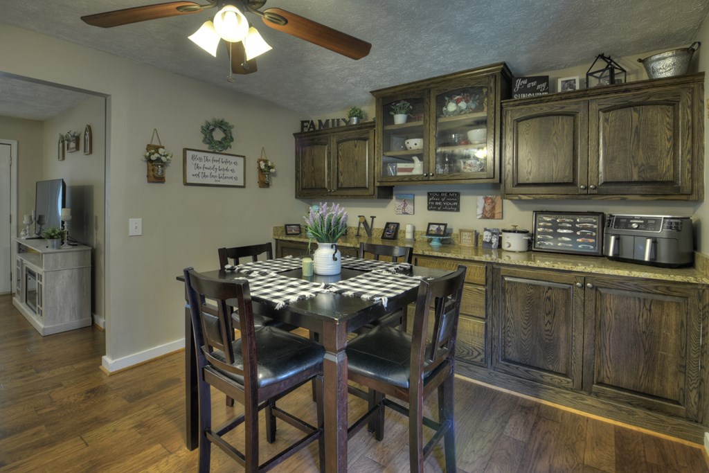 611 Davis Road Blue Ridge, GA 30513 - Photo 10 of 35