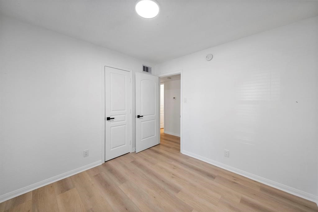 700 Lyle W Avenue, Unit B Cleveland, TX 77327 - Photo 6 of 11