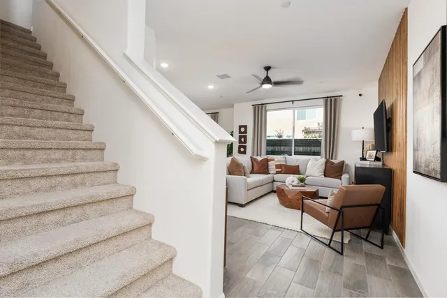 $399,990 | 6589 East Clingstone Drive, Fresno, CA 93727