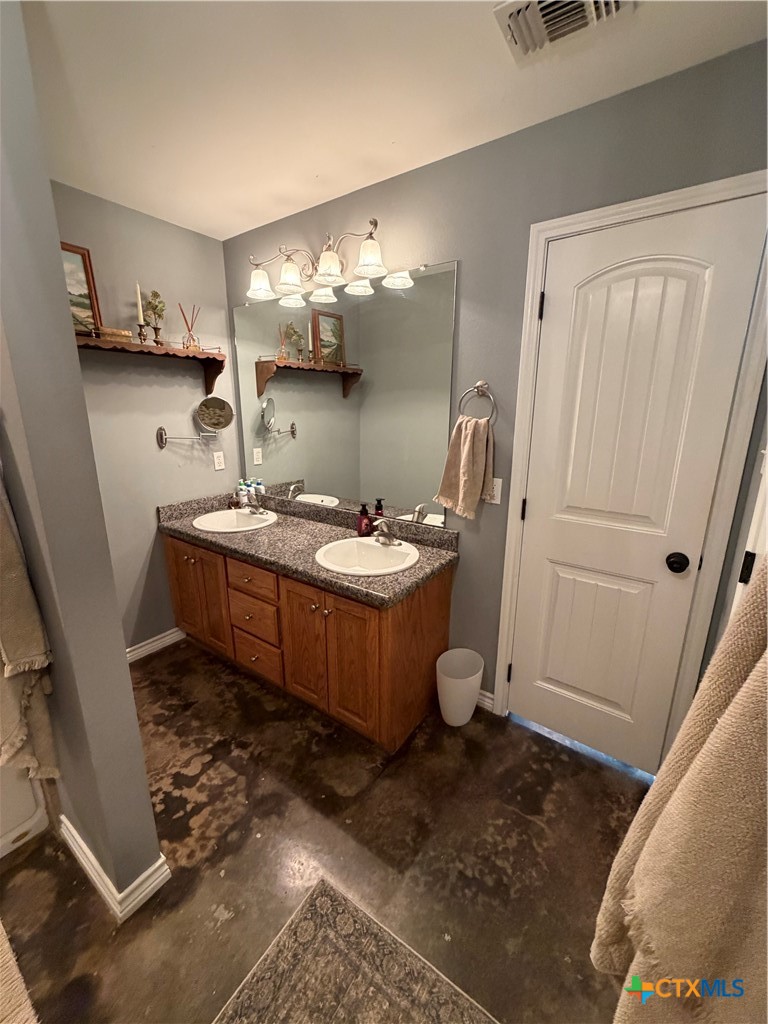 69 East Grouse Road Victoria, TX 77905 - Photo 19 of 28