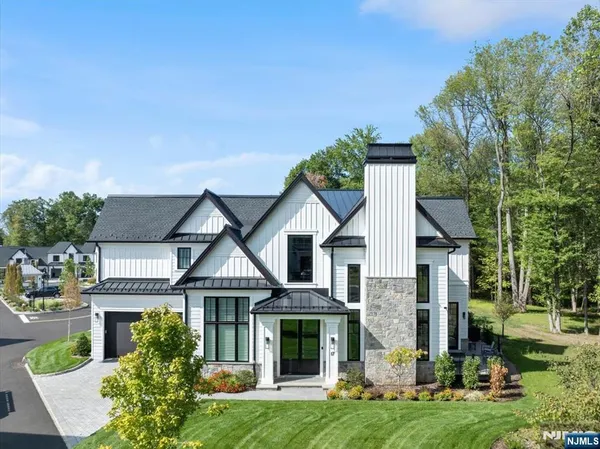 $3,295,000 | 11 Stonebridge Court, Denville, NJ 07834
