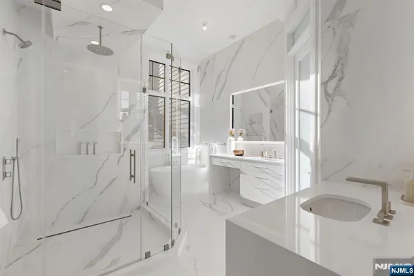 $3,295,000 | 11 Stonebridge Court, Denville, NJ 07834