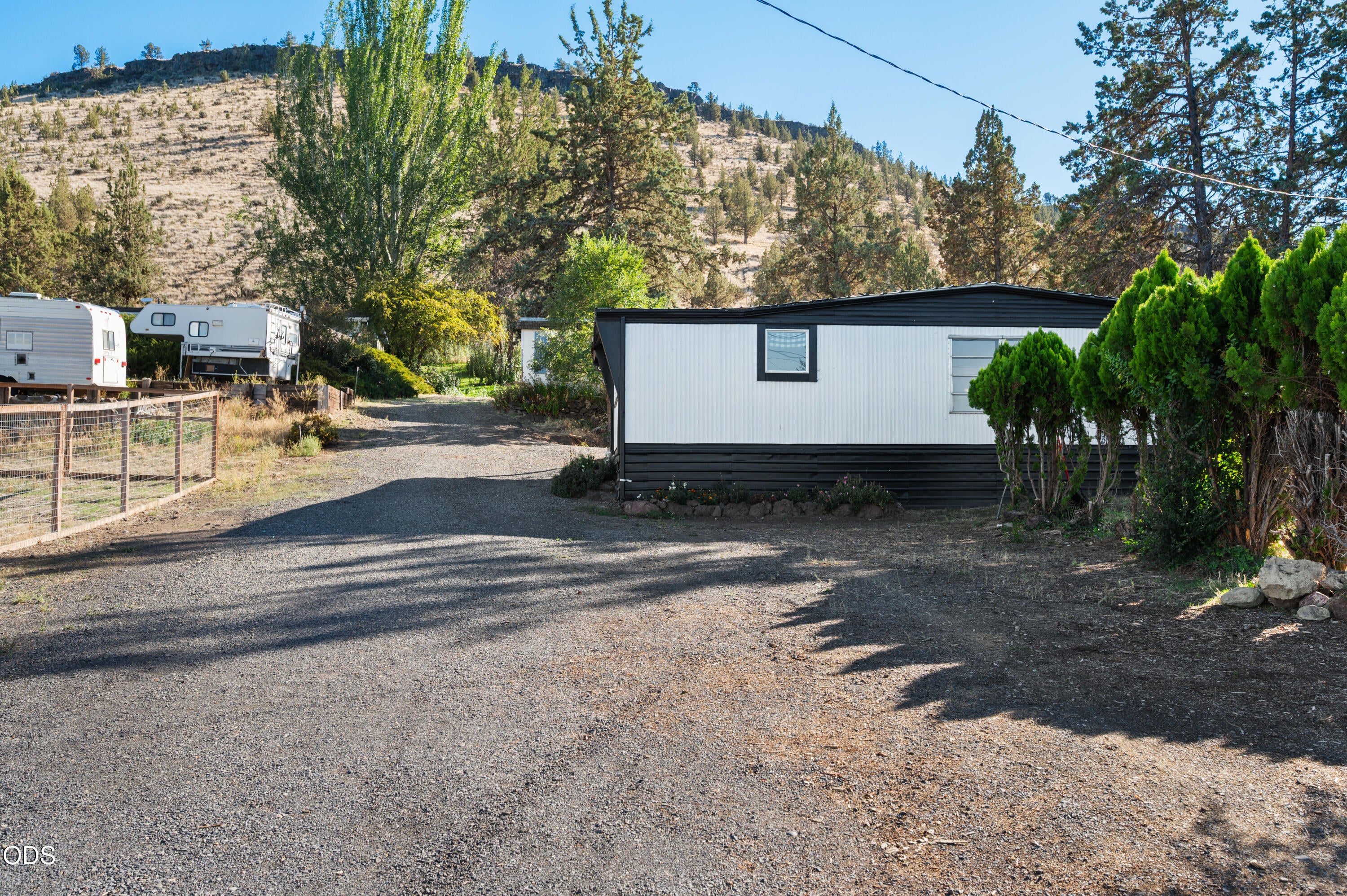 996 Southwest Crestview Road Prineville, OR 97754 - Photo 6 of 36 Gallery Image 6