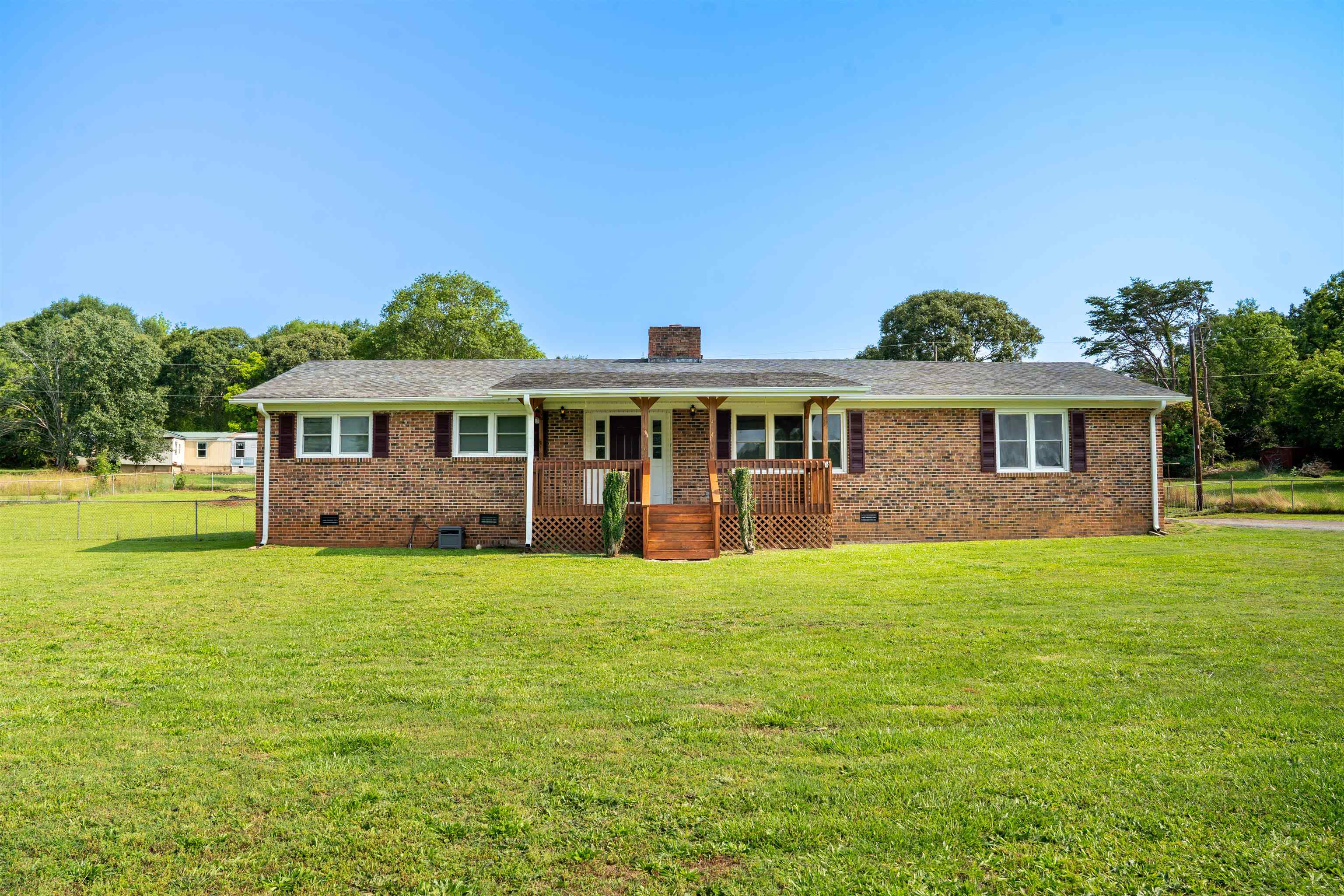 320 Edwards Store Road Inman, SC 29349 - Photo 1 of 34
