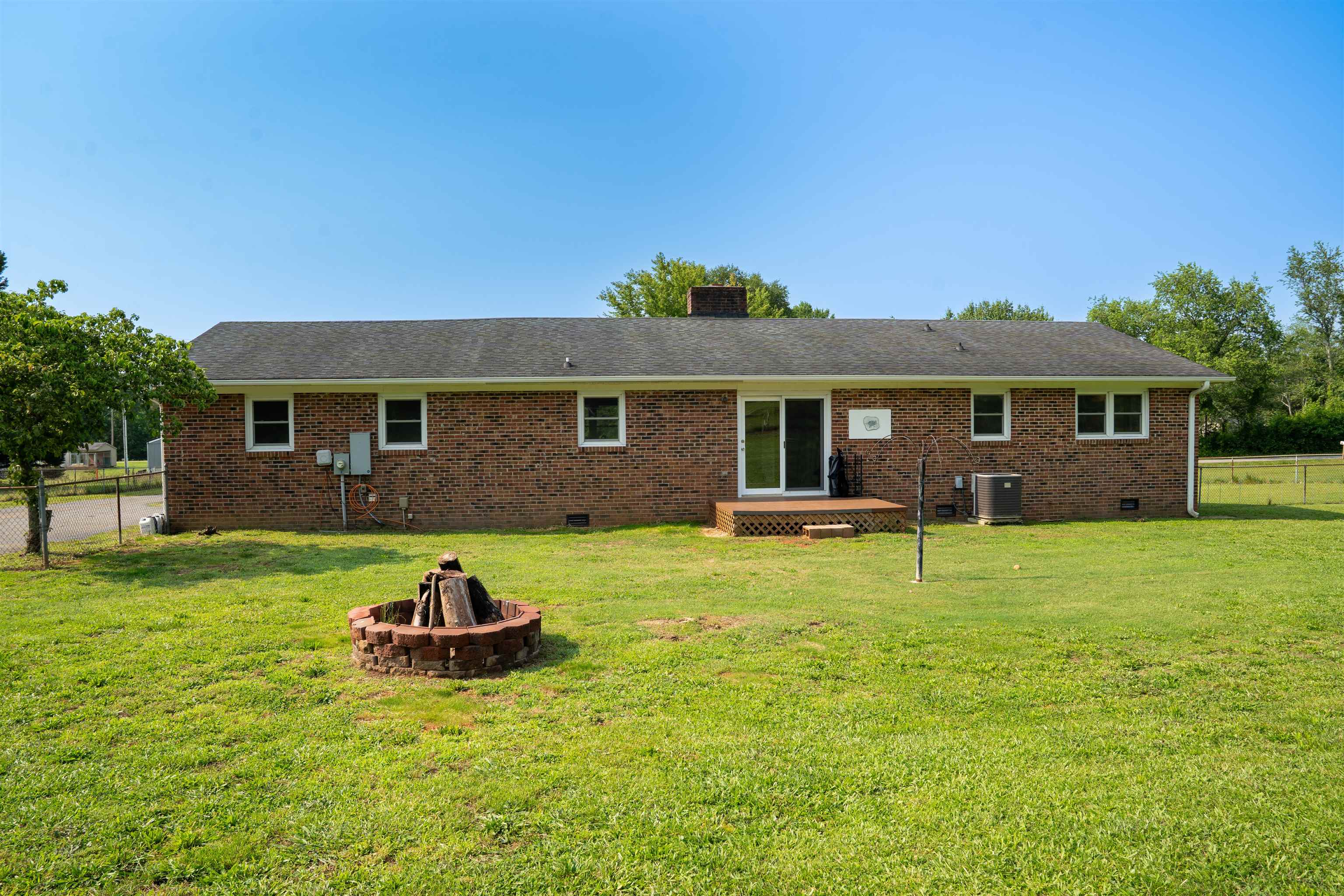 320 Edwards Store Road Inman, SC 29349 - Photo 2 of 34