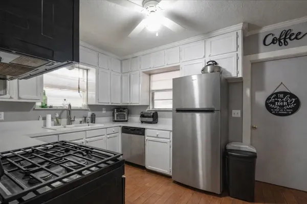 $1,450 | 201 South Cleveland Street, Dayton, TX 77535