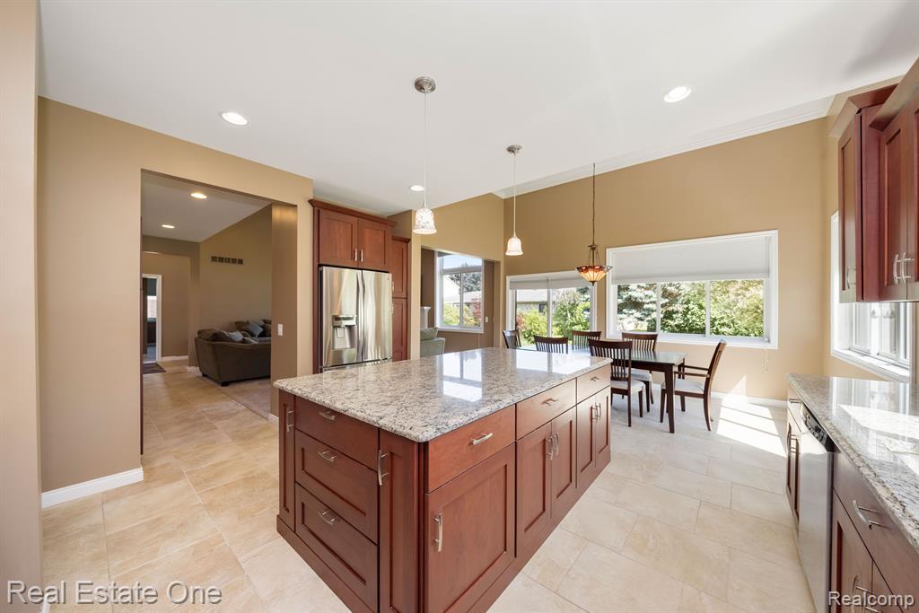630 Lockmoore Court Rochester Hills, MI 48307 - Photo 17 of 65
