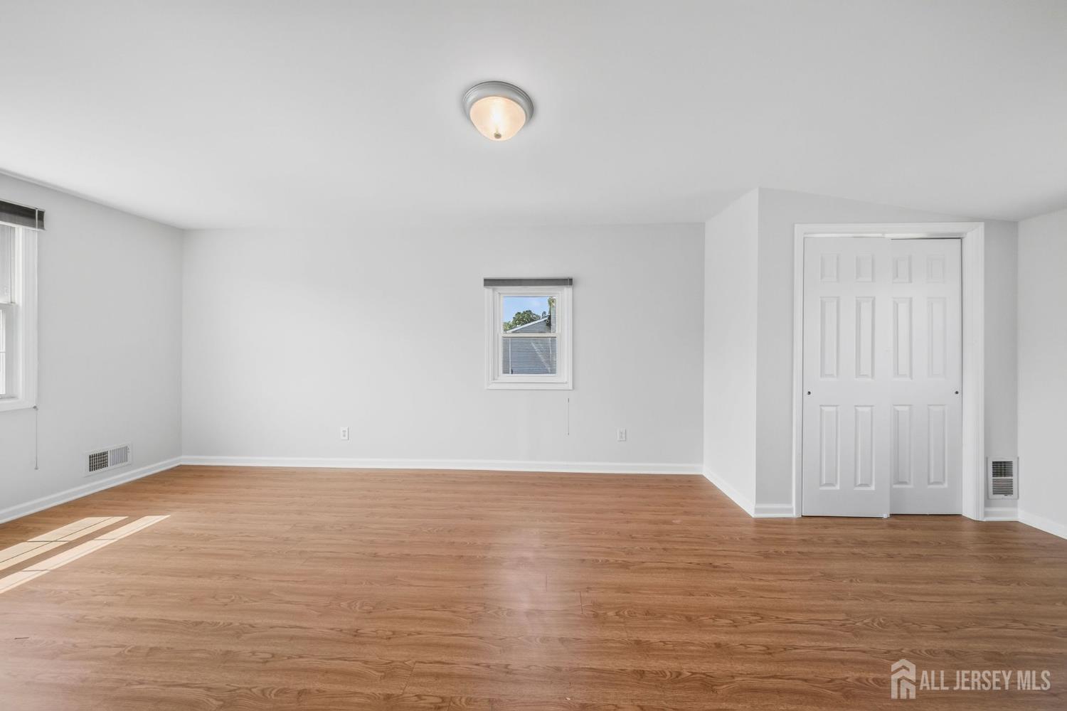 647 Cook Avenue Middlesex, NJ 08846 - Photo 22 of 33 Gallery Image 22