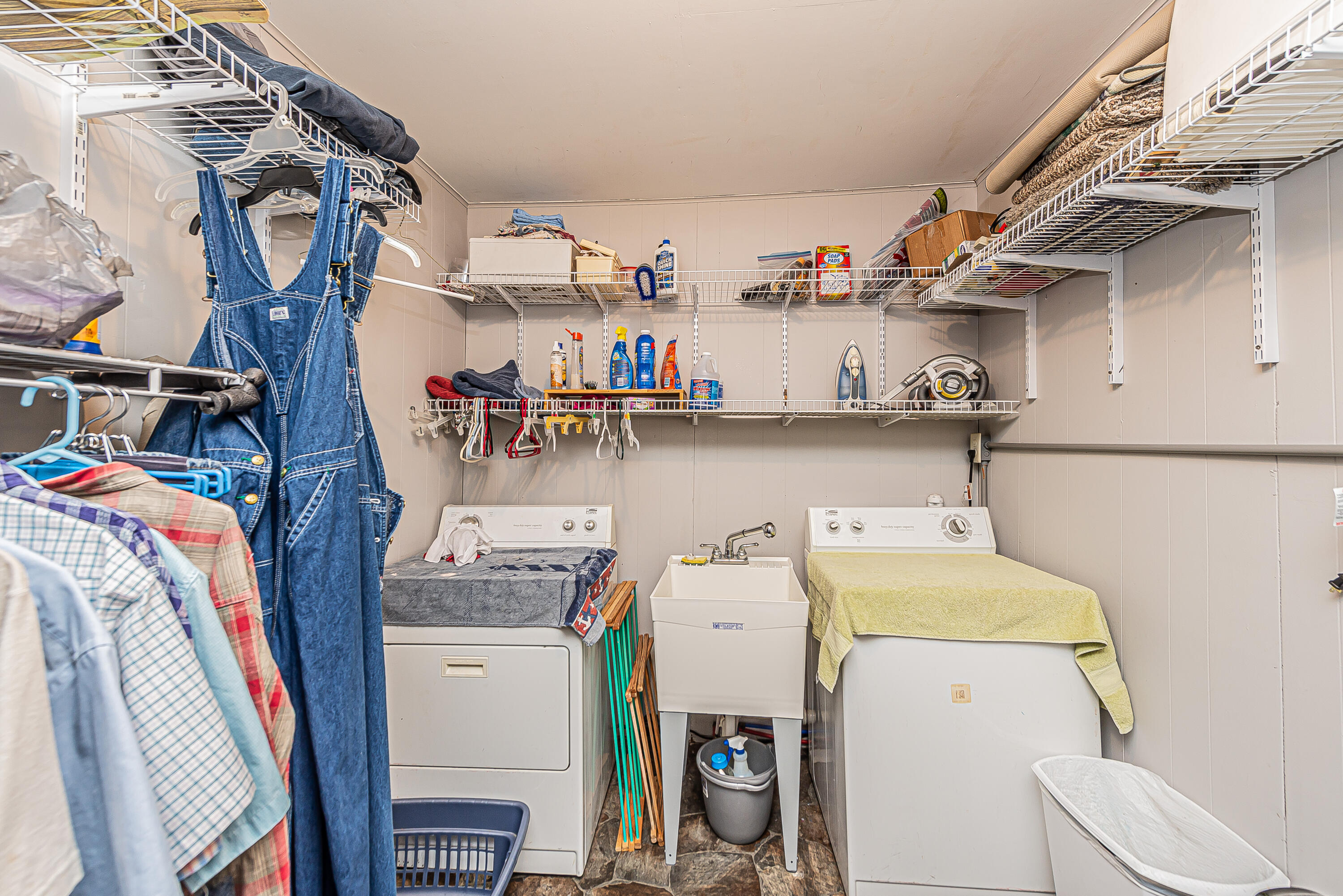 3328 Avoca Road Bristol, TN 37620 - Photo 14 of 50 Laundry Room
