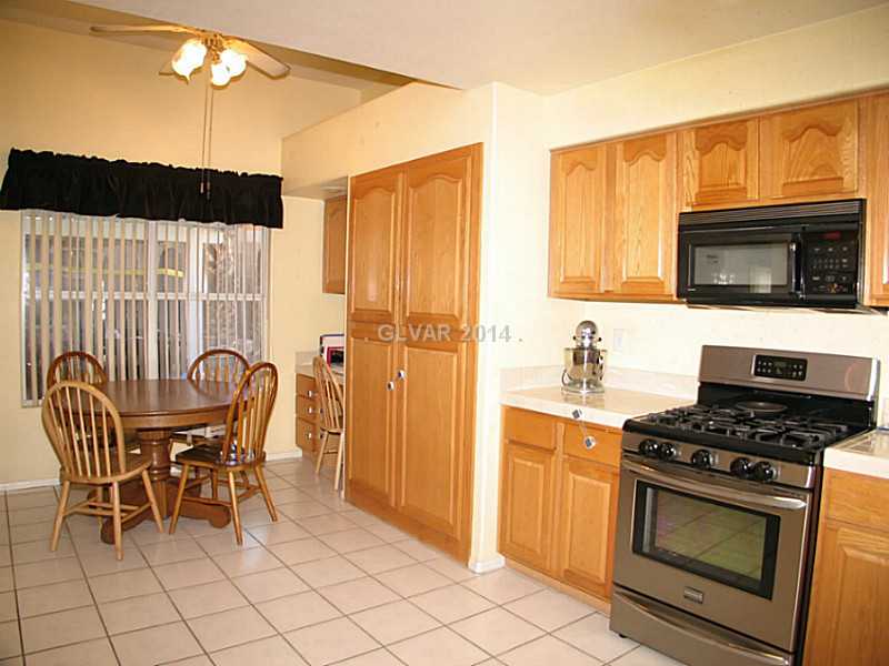 193 Raton Drive Henderson, NV 89074 - Photo 9 of 26 Kitchen.
