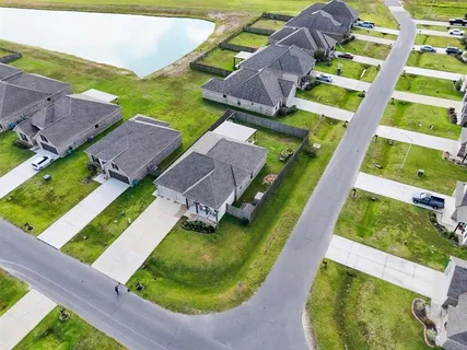 $275,000 | 1811 Poeyfarre Drive, Lake Charles, LA 70611