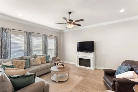 $275,000 | 1811 Poeyfarre Drive, Lake Charles, LA 70611