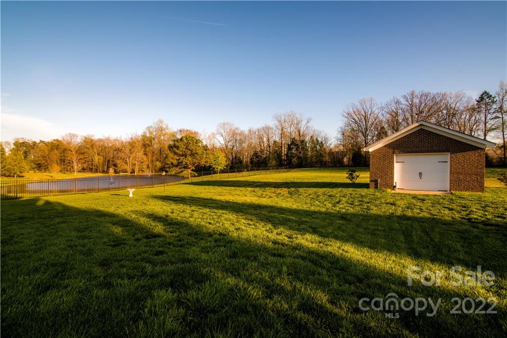1012 Spring Rose Lane, Unit 5 Matthews, NC 28104 - Photo 4 of 29 Gallery Image 4