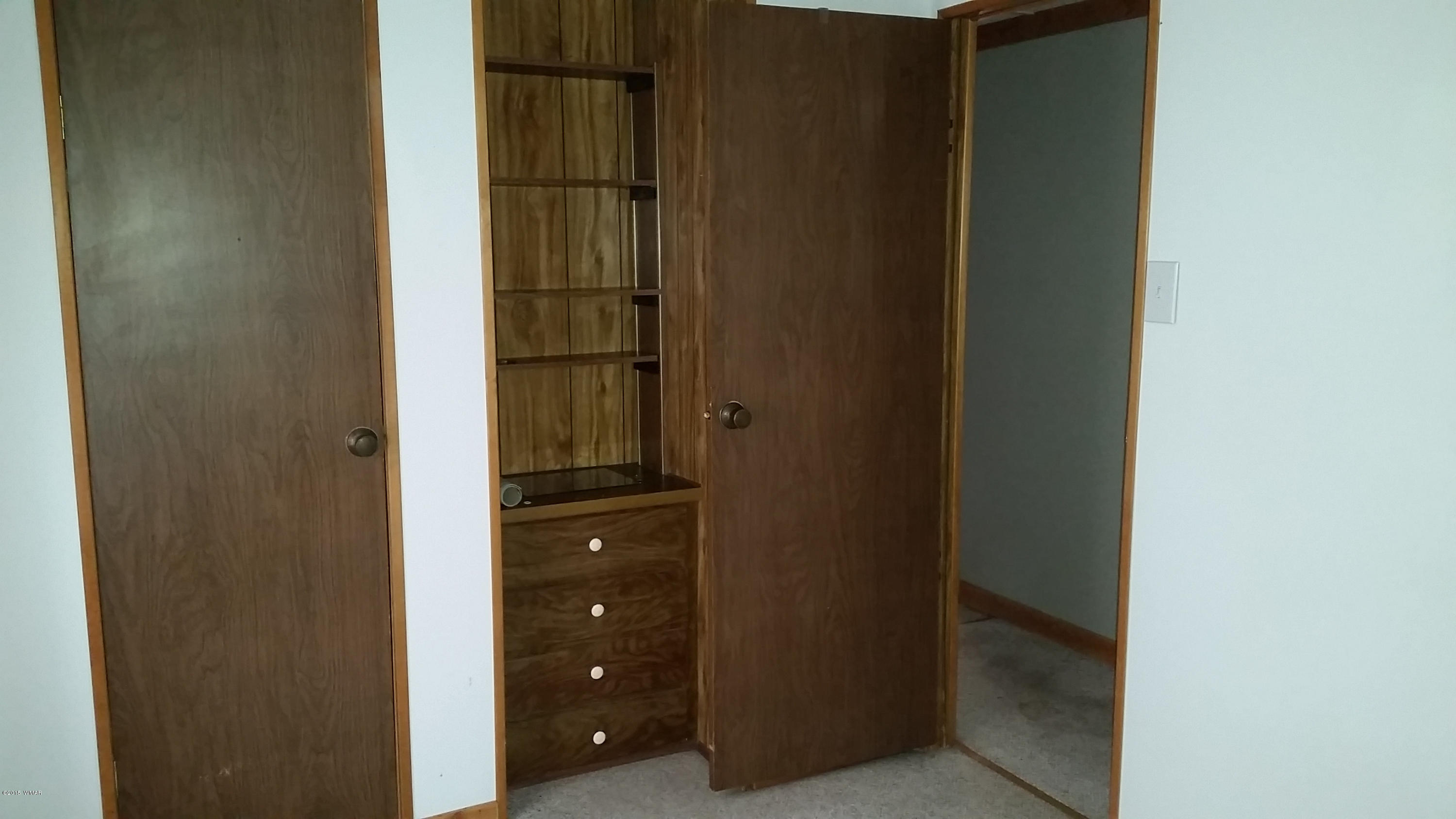 31 Alpine Lane Concho, AZ 85924 - Photo 12 of 16 a view of walk in closet
