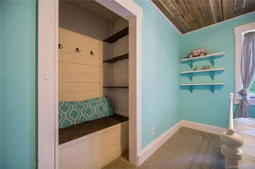 3927 Rounding Run Road Charlotte, NC 28277 - Photo 28 of 48 a view of hallway