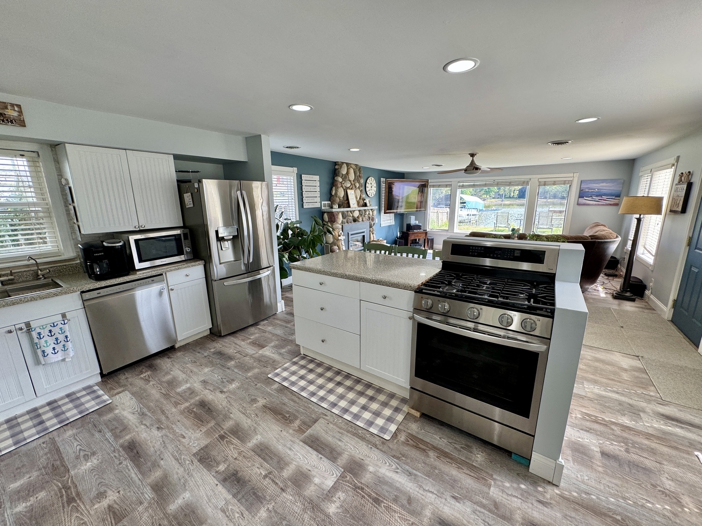 4400 Riverside Drive Crystal Lake, IL 60014 - Photo 8 of 22
