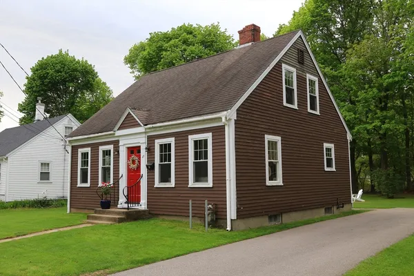 $530,000 | 23 Dearborn Avenue, Hampton, NH 03842