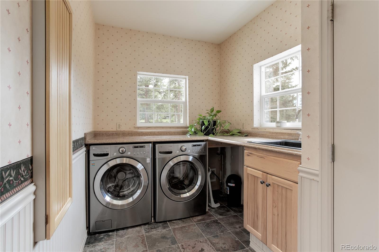 27886 Hi View Road Evergreen, CO 80439 - Photo 19 of 40 Gallery Image 19