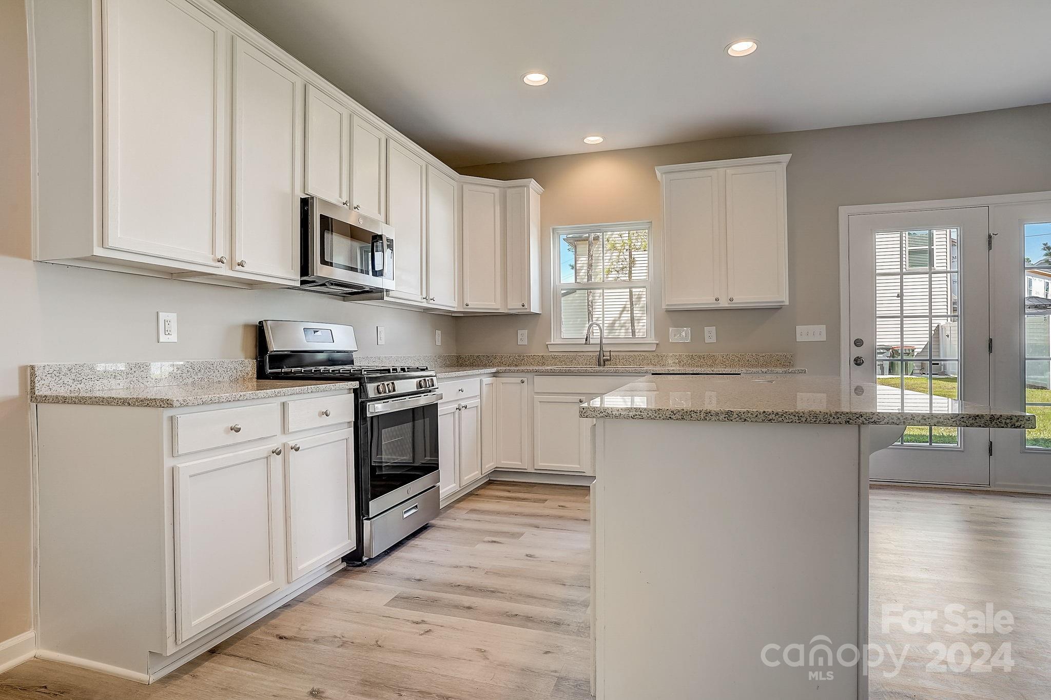 3005 Rhododendron Place Lake Wylie, SC 29710 - Photo 7 of 25 Gallery Image 7