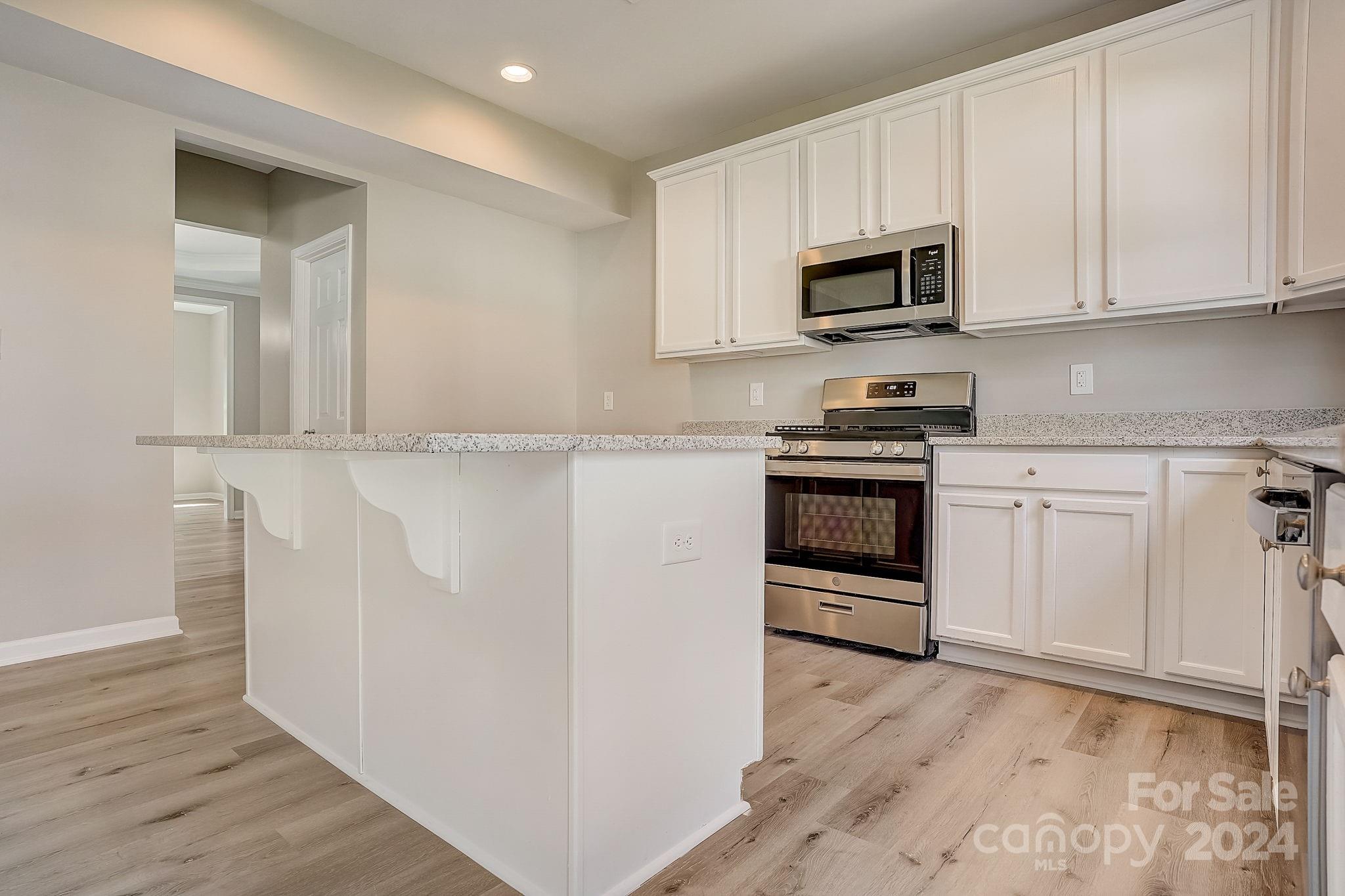 3005 Rhododendron Place Lake Wylie, SC 29710 - Photo 8 of 25 Gallery Image 8