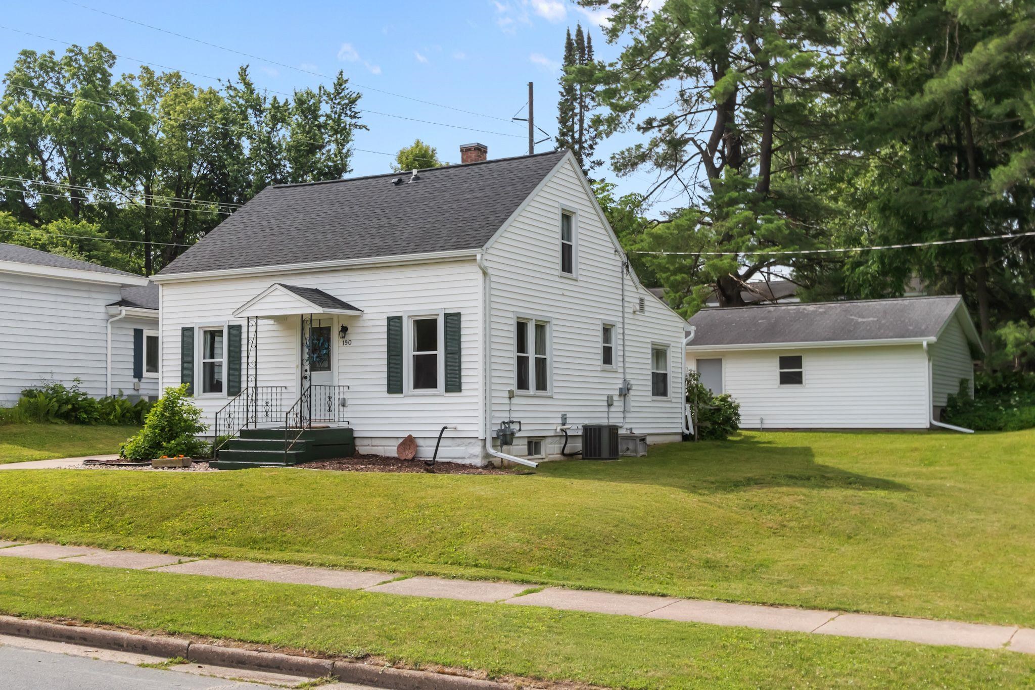 190 Division Street Iola, WI 54945 - Photo 1 of 40