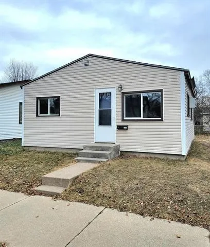 $104,900 | 2006 Prospect Street, La Crosse, WI 54603