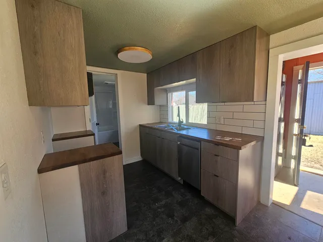 $99,900 | 2006 Prospect Street, La Crosse, WI 54603