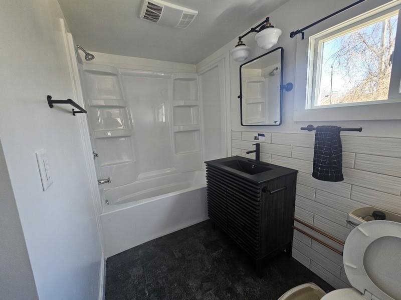 2006 Prospect Street La Crosse, WI 54603 - Photo 6 of 7