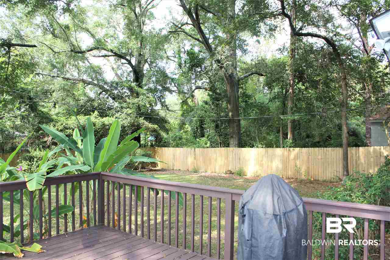 305 Pineview Lane West Mobile, AL 36608 - Photo 13 of 15