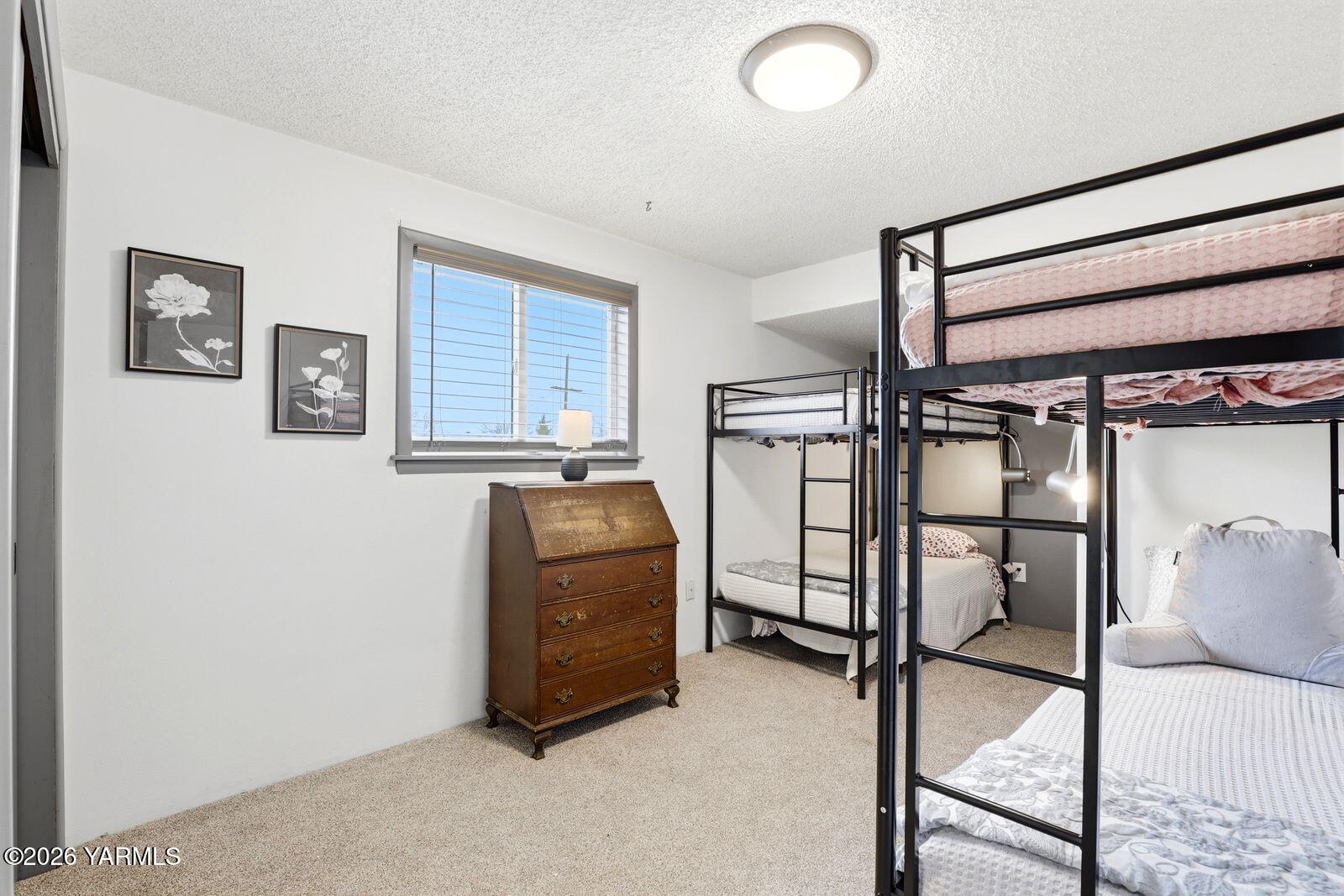 212 South 46th Avenue Yakima, WA 98908 - Photo 18 of 31 a room with a washing machine