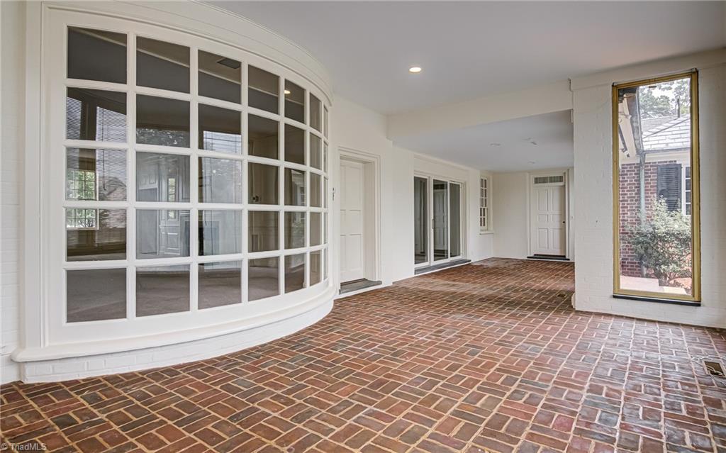 355 Stratford Road Northwest Winston-Salem, NC 27104 - Photo 13 of 43