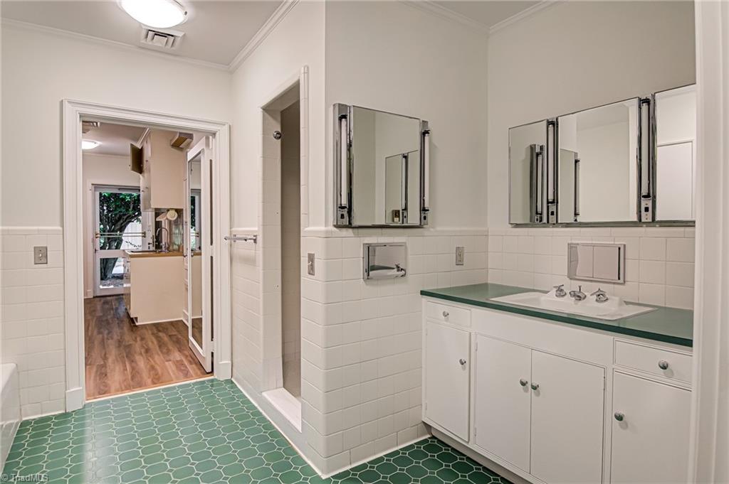 355 Stratford Road Northwest Winston-Salem, NC 27104 - Photo 21 of 43