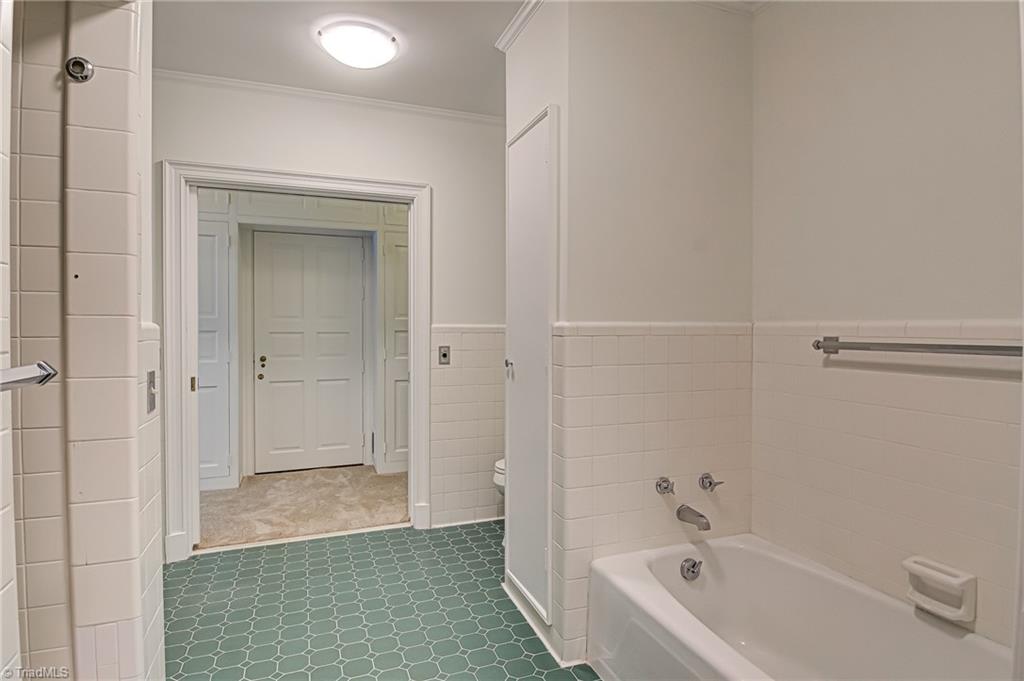 355 Stratford Road Northwest Winston-Salem, NC 27104 - Photo 22 of 43