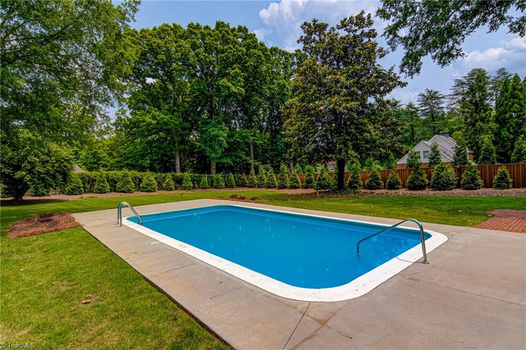 355 Stratford Road Northwest Winston-Salem, NC 27104 - Photo 28 of 43