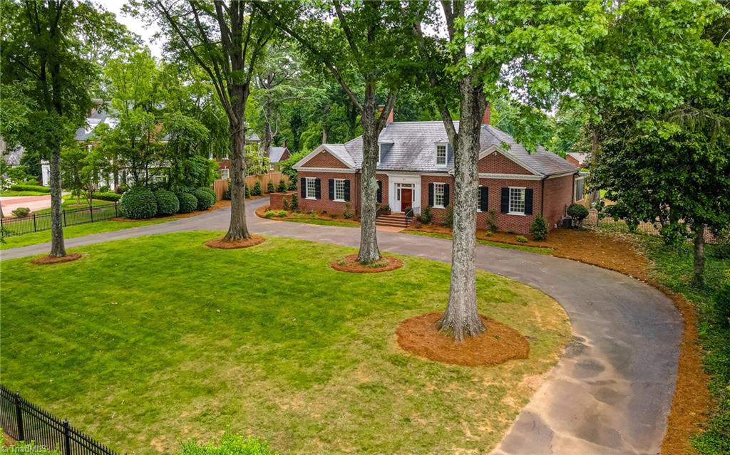 355 Stratford Road Northwest Winston-Salem, NC 27104 - Photo 3 of 43