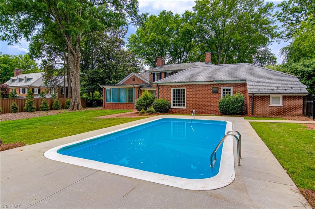 355 Stratford Road Northwest Winston-Salem, NC 27104 - Photo 32 of 43