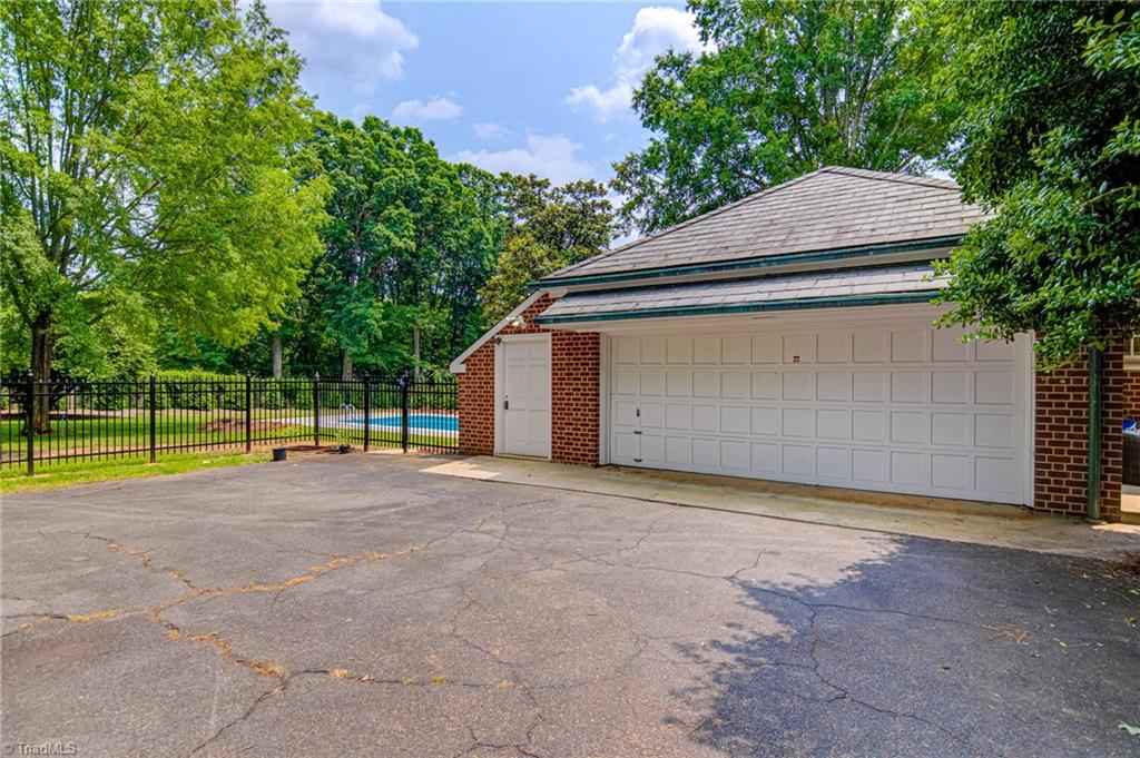 355 Stratford Road Northwest Winston-Salem, NC 27104 - Photo 33 of 43