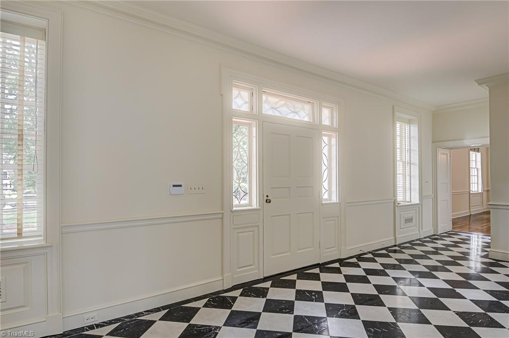 355 Stratford Road Northwest Winston-Salem, NC 27104 - Photo 5 of 43