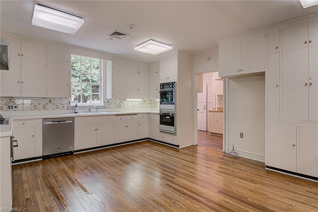 355 Stratford Road Northwest Winston-Salem, NC 27104 - Photo 8 of 43