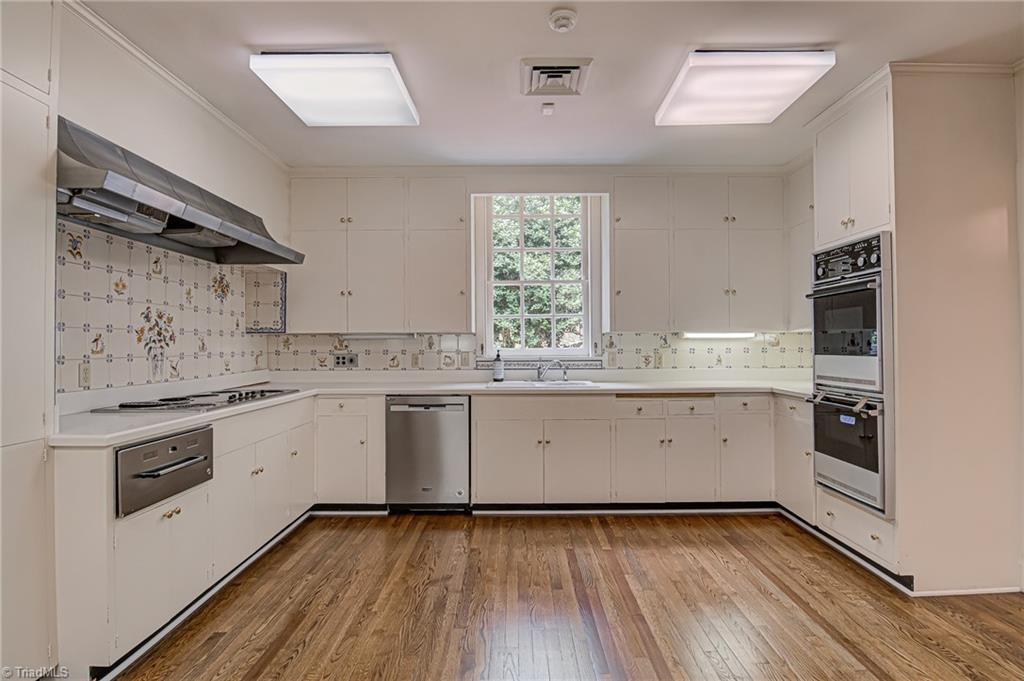 355 Stratford Road Northwest Winston-Salem, NC 27104 - Photo 9 of 43
