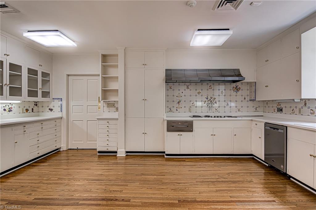 355 Stratford Road Northwest Winston-Salem, NC 27104 - Photo 10 of 43