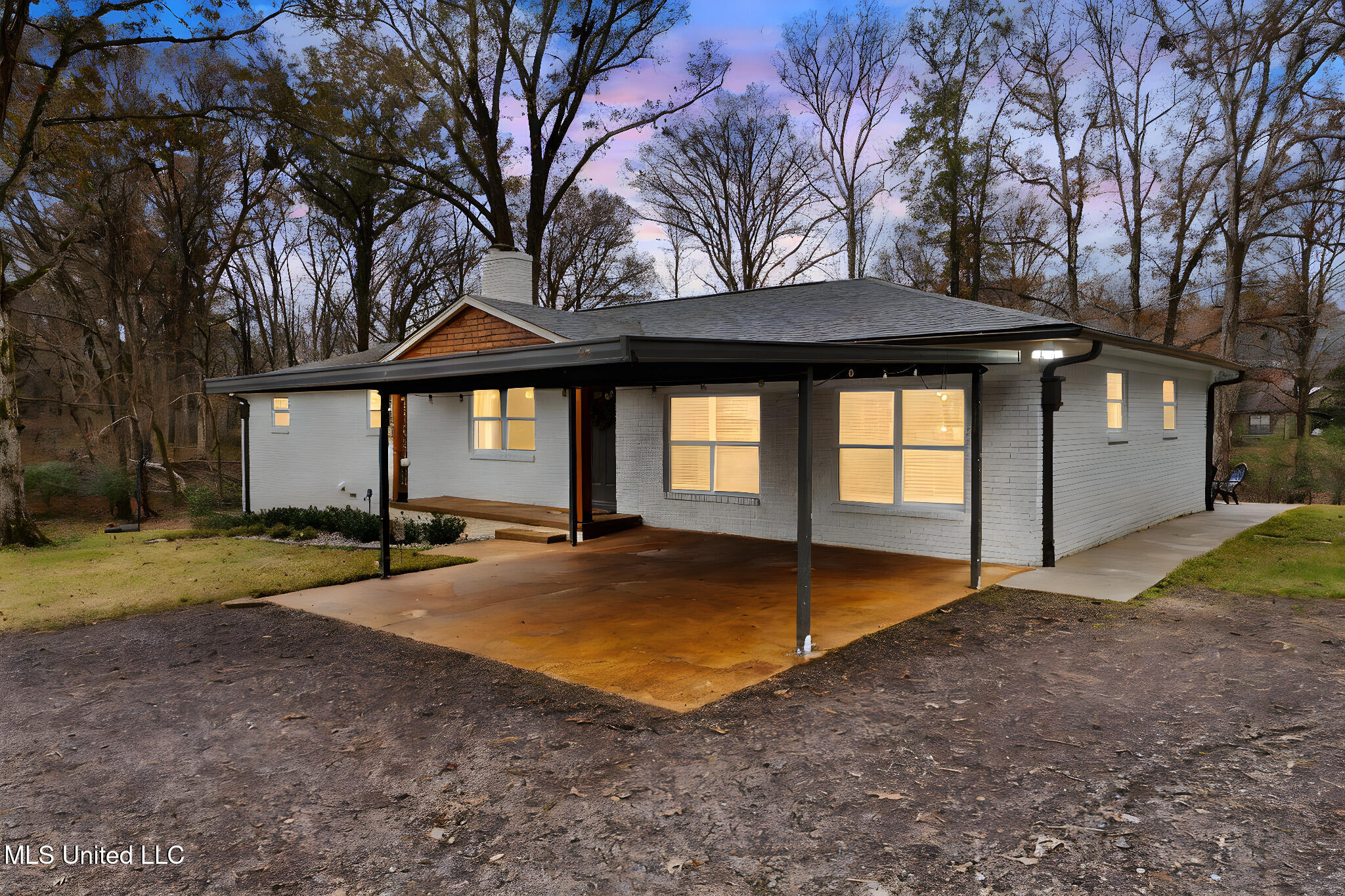 25 Robertson Road South Hernando, MS 38632 - Photo 2 of 32 2-web-or-mls-25 Robertson Rd S%0A-01 day