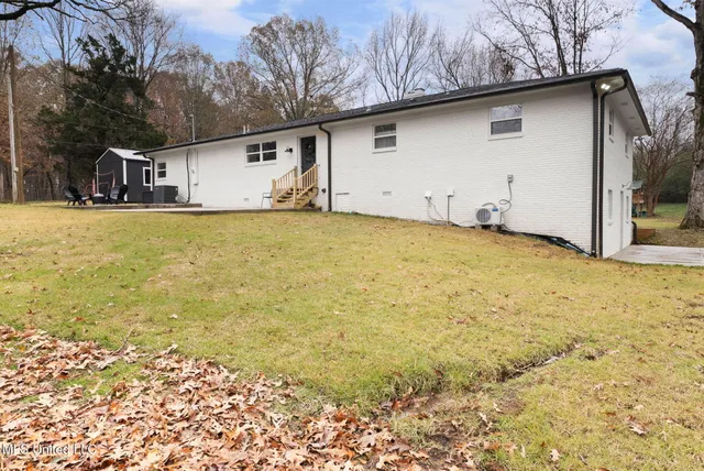 $385,000 | 25 Robertson Road South, Hernando, MS 38632