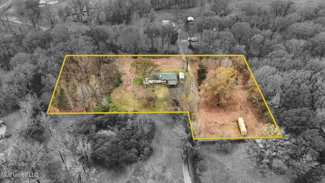 $385,000 | 25 Robertson Road South, Hernando, MS 38632