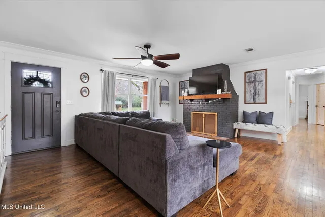 $385,000 | 25 Robertson Road South, Hernando, MS 38632