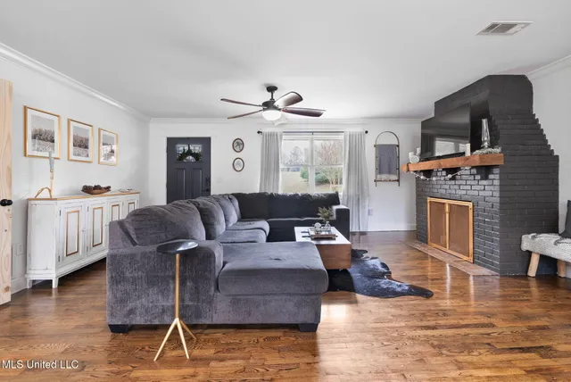 $385,000 | 25 Robertson Road South, Hernando, MS 38632