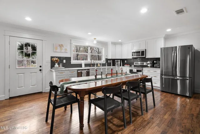 $385,000 | 25 Robertson Road South, Hernando, MS 38632